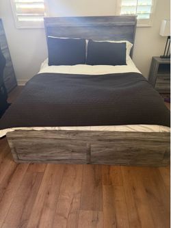 Queen bedroom set