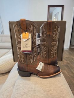 New Ariat Boots Size 8D