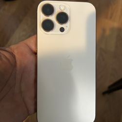 Iphone 16 pro max Unlocked any carrier