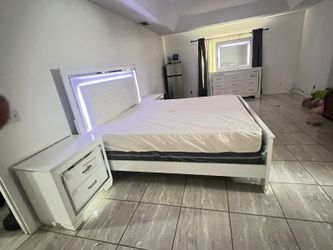 Get this luxurious quarter set in installments of up to 12 months without interest!!