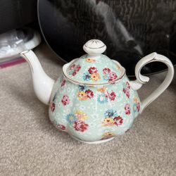 Cute Vintage Teapot 