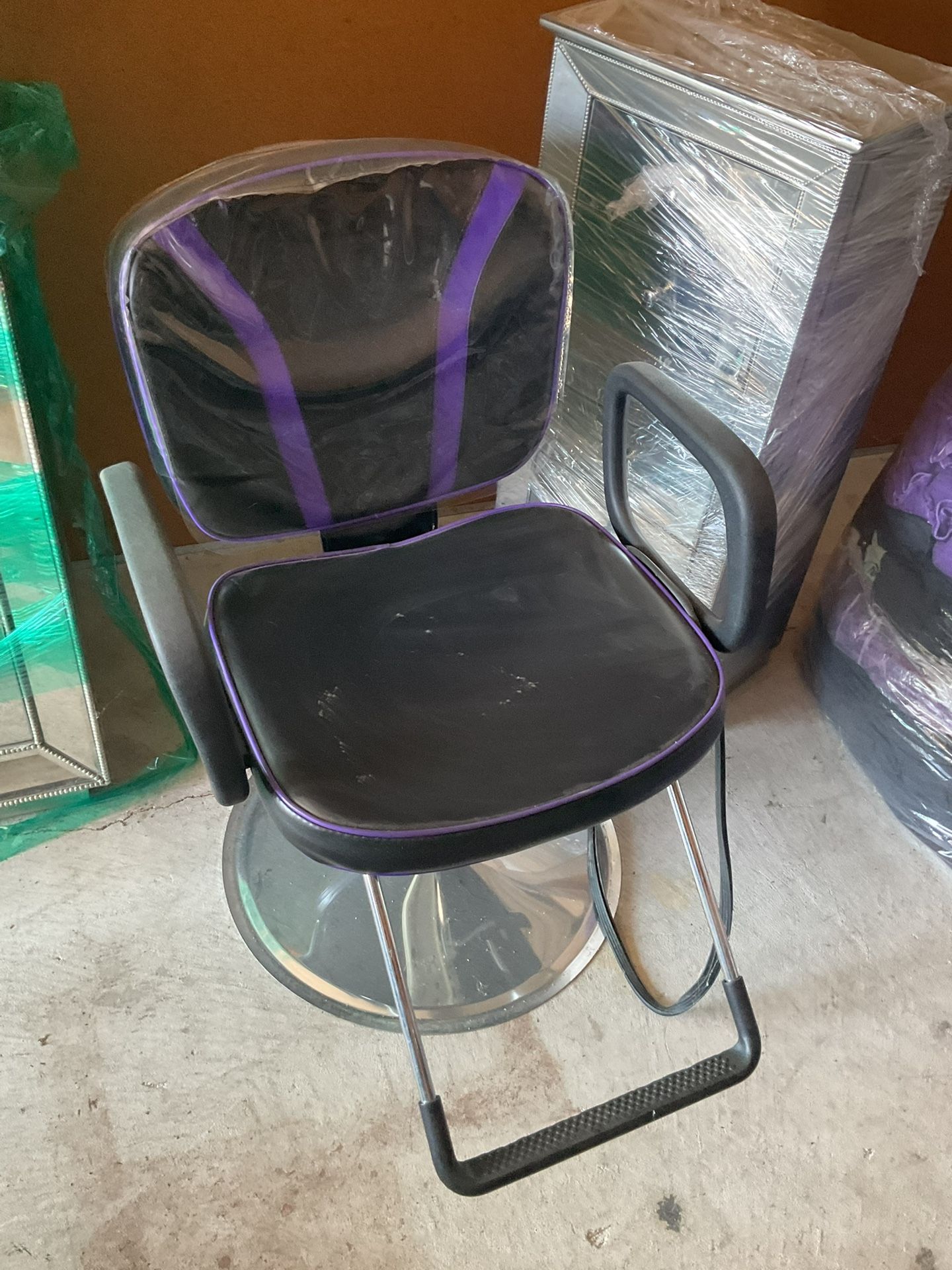 Salon Chair