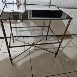 Tables  /  Console