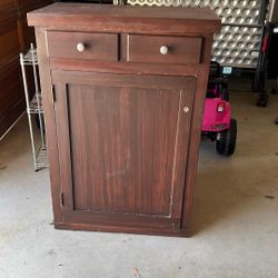 Dresser/Cabinet
