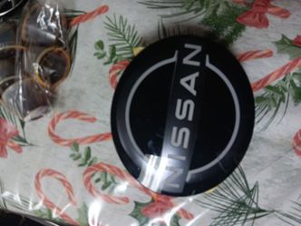 2024-25 Nissan Sentra front emblem