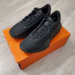 New Nike Precision 6 (10.5)