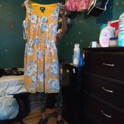 Yellow Dress With Flowers Size Extra Small