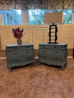 Pair of French Provincial Bombe Nightstands