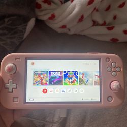 Pink Ninetendo Switch Lite 