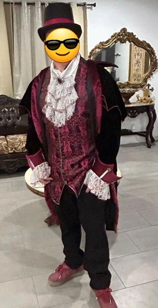 Vampire Versailles Costume