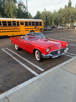 1957 Ford Thunderbird