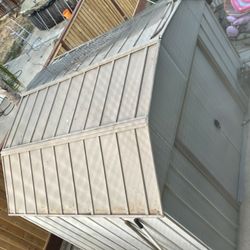 Metal Shed 10’x7’