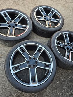 Set wheels 24 inch chevy or gmc