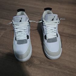 Air Jordan 4 Military Black 