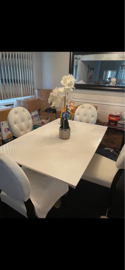 White marble table 4 chairs