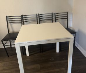 Table With 4 Chairs