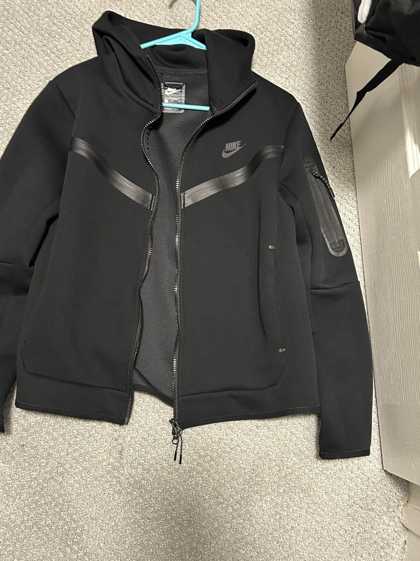 Nike Tech