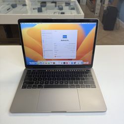 MacBook Pro 13inch Touchbar i7/16/1Tb with Final Cut & Logic Pro