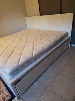Ikea Sultan Hansbo King Mattress with 4 drawers Bed Frame $350