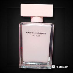 Narciso Rodriguez for her French Perfume 