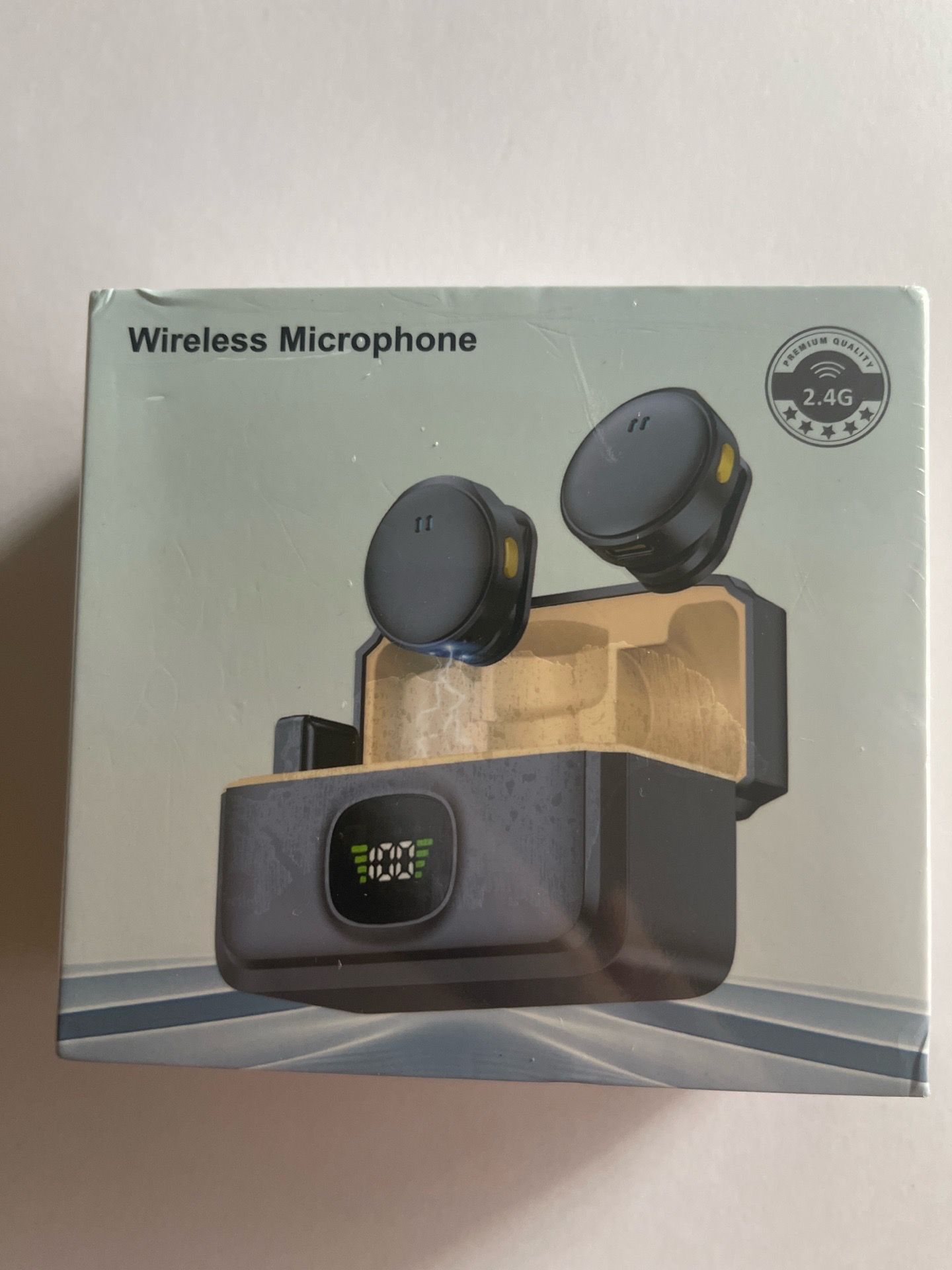 2.4G Wireless Lavalier Microphone Set with Charging Case for Smartphone Video Recording Streaming Vlog