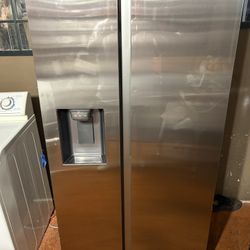 SAMSUNG REFRIGERATOR 1YR OLD CAN DELIVER 