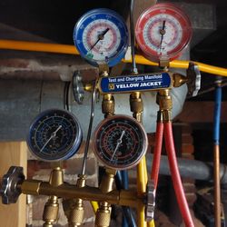 Gauges , Vac Pump