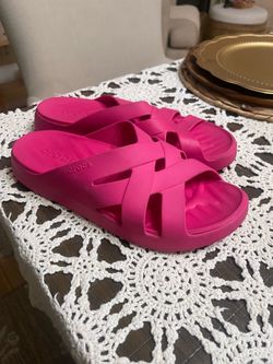Crocks size 9 can fit size 8-9 used
