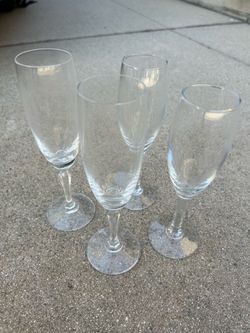 CHAMPAGNE GLASSES