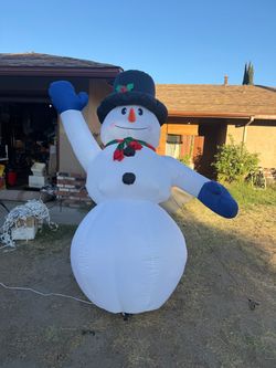 Large Inflatable Christmas Snowman Yard Decoration