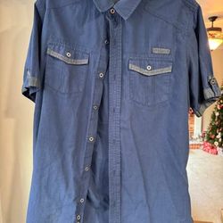 Men's blue short sleeve shirt Size large
