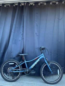 Giant XTC Jr Kids’ Mountain Bike – 20” Wheels - Lightweight Bicycle
