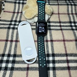 Apple Watch SERIES 7000 38MM space gray