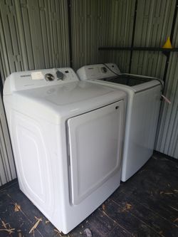 Samsung washer and dryer set - like new - ready to go