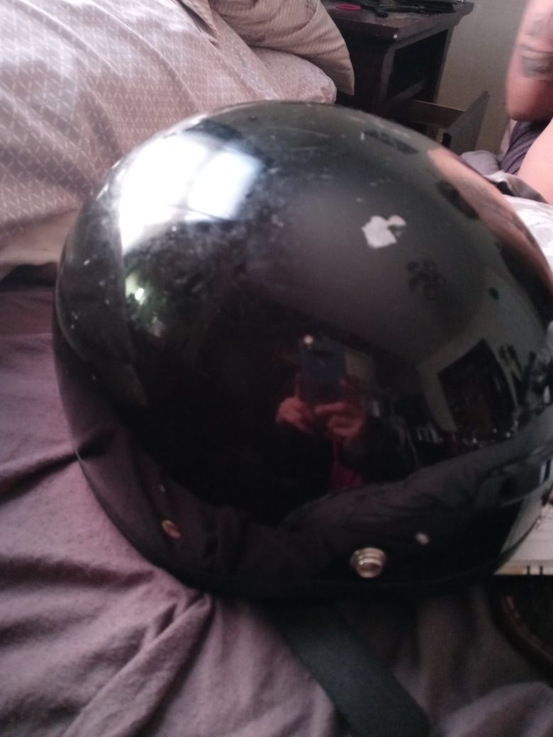 Photo 2 motorcycle helmets