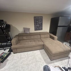 Jordan’s Furniture Couch / Bed