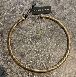 VINCE CAMUTO Women's Gold Collar Necklace , New with tags.