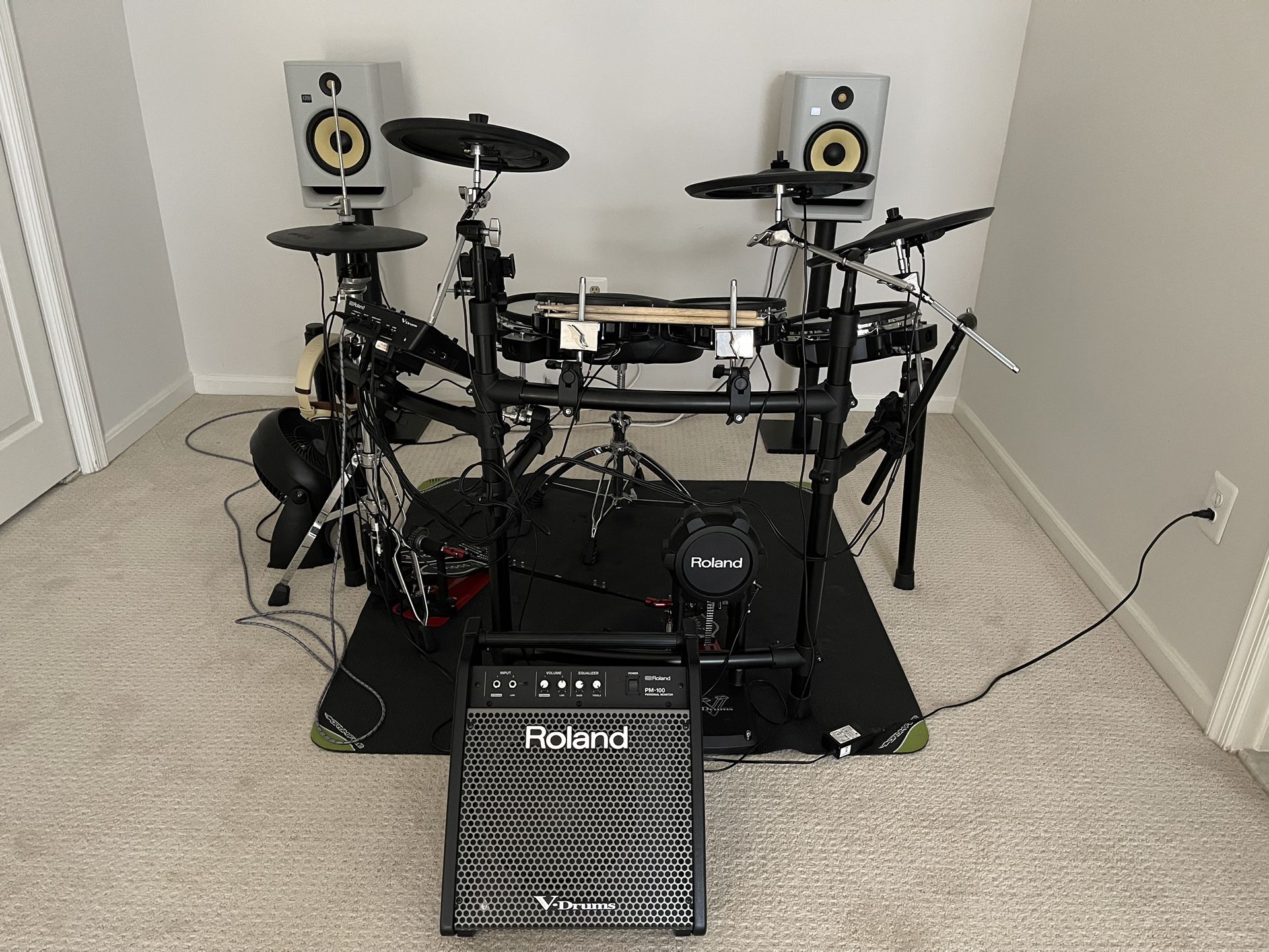 Roland TD25 Drums Plus Extras 