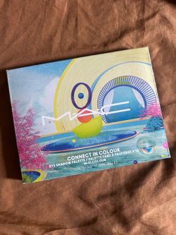 MAC eye shadow palette