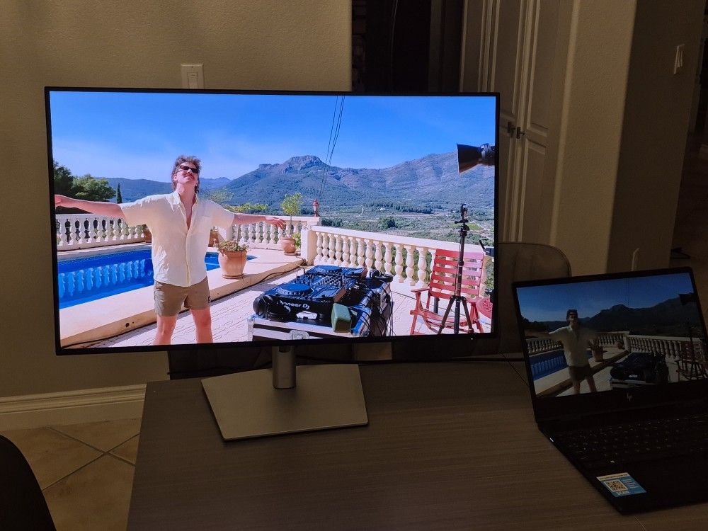 Open Box NEW | Dell 32" Ultrasharp 4k | Model U3223QE