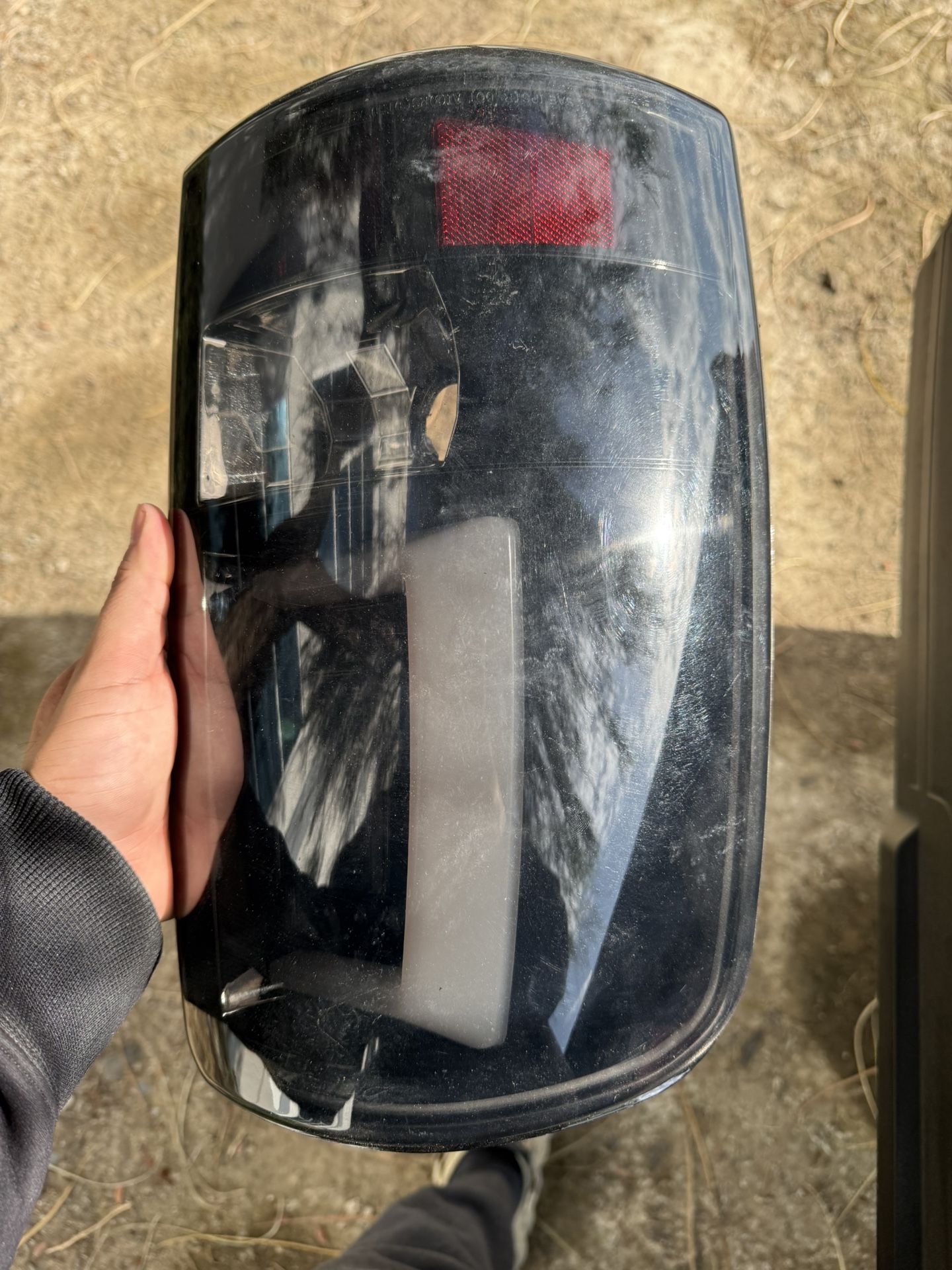 2000-2006 CHEVY SUBURBAN TAIL LIGHTS