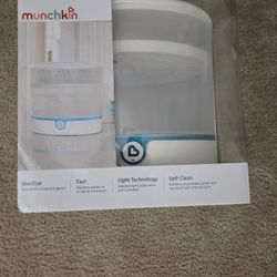 Munchkin Bottle Sterilizer 