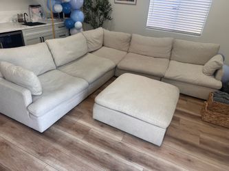 LIKE NEW! 6 Piece Sectional Sofa