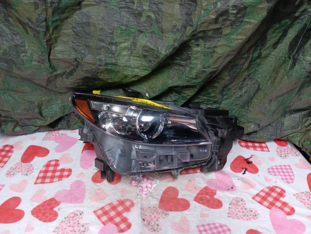 2016-20 Mazda CX-9 Right Headlight 