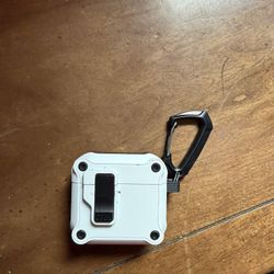 AirPods 4 W/noise Cancellation