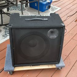 Behringer 300 watt keyboard amp