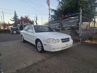 🚗 2006 Kia Optima – Available Now!

💰 Price: $3,400

✅ 155,257 miles
✅ Clean interior
✅ White exterior with gray interior
✅ A/C works
✅ Fuel economy