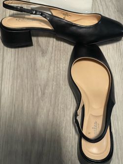 Women’s size 8m shoes (Charles by Charles David)