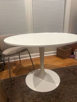 IKEA Docksta Table