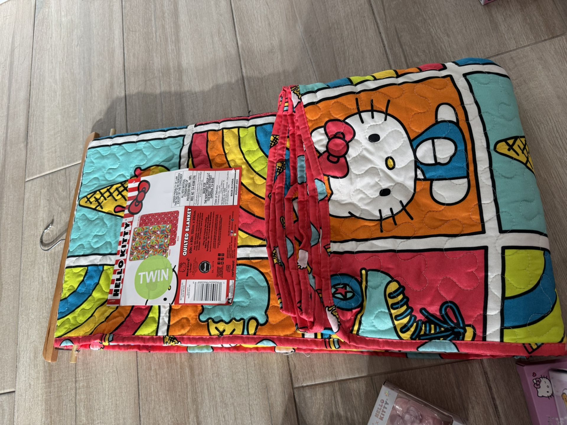 Hello Kitty Twin Size Blanket